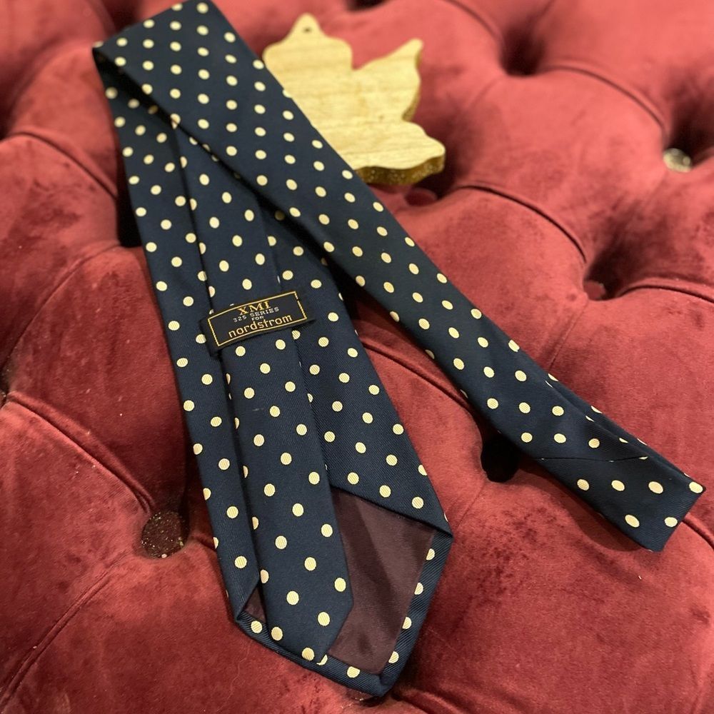 XMI For Nordstrom 100% silk tie‼️• Brand: XMI
from Nordstrom‼️